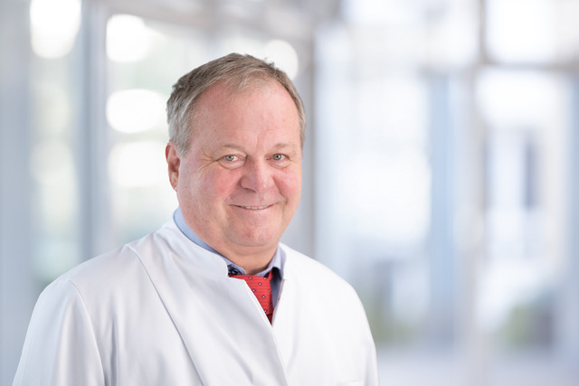 Dr. Roland Jacob